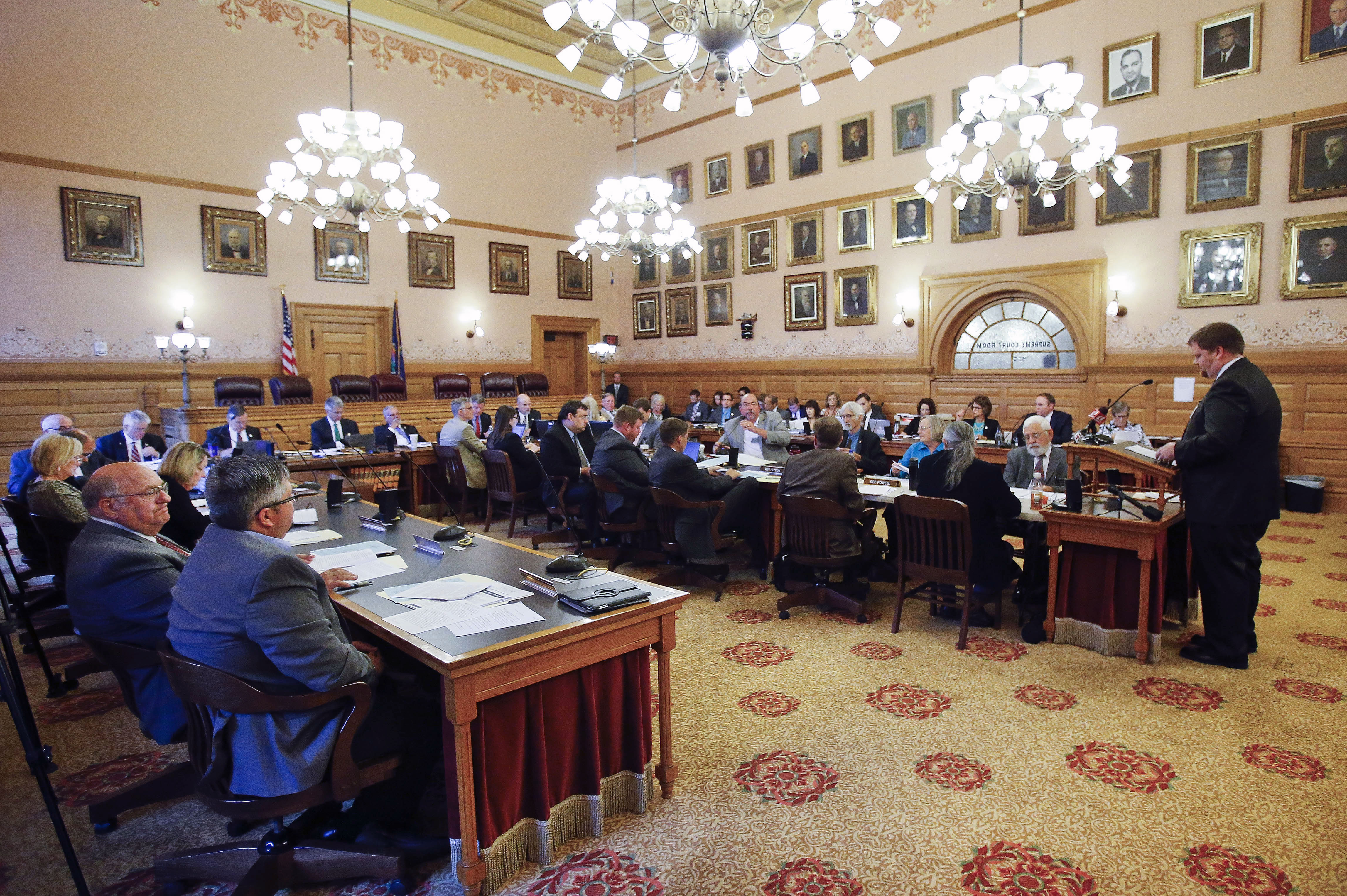 Kansas lawmakers mull plans to keep schools open | News, Sports, Jobs ...